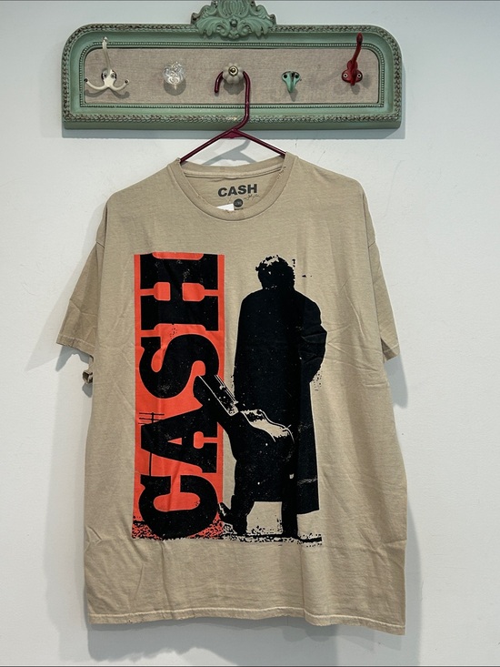 Johnny Cash Other - Johnny CASH man in black Beige Short-Sleeve Graphic Tee men’s large / XL new